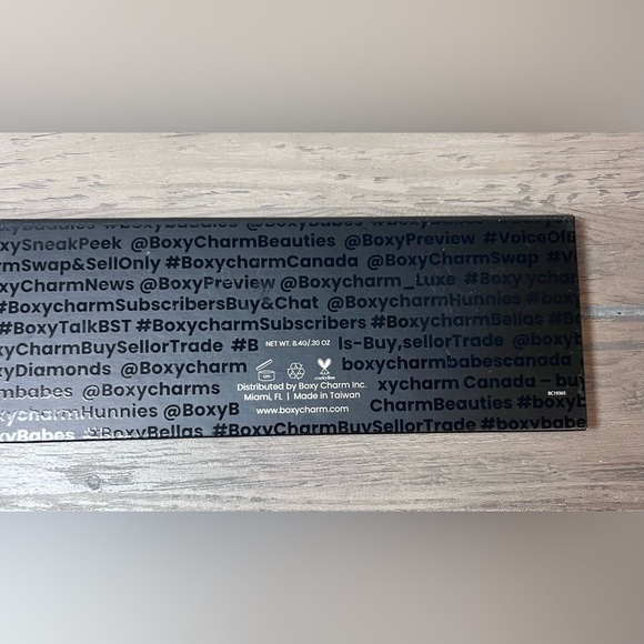 Boxy Charm palette *NEW* Hello Charmer 12 shades of Vibrant eyeshadow - Picture 4 of 4